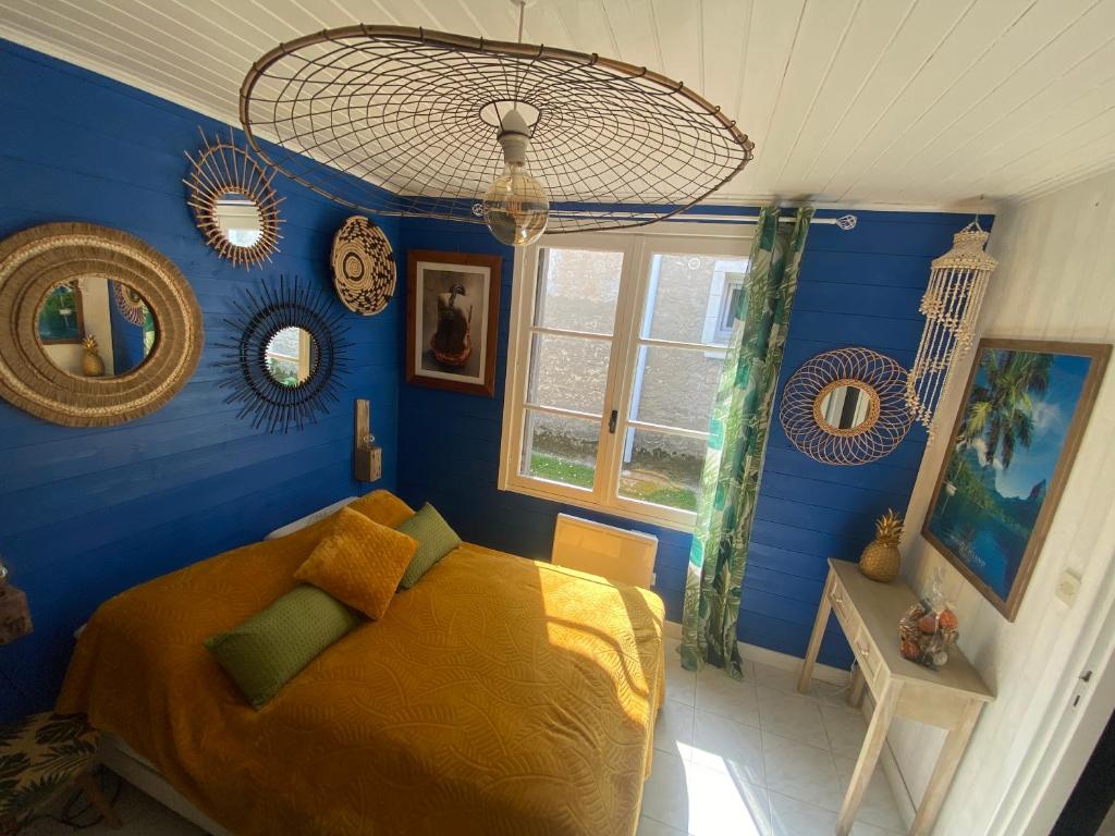 Gallery image of Maison de charme à 300m de la plage in Saint-Pierre-dʼOléron