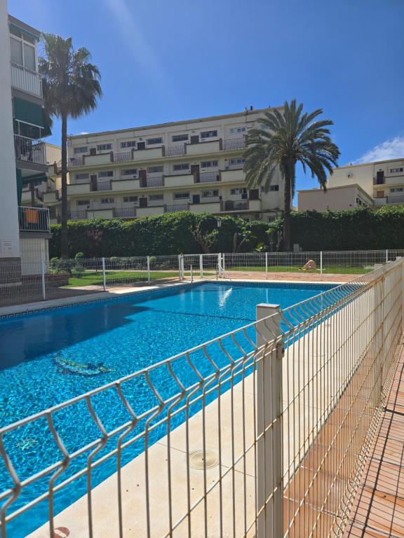 Bazén v ubytovaní Beach Studio Torremolinos alebo v jeho blízkosti