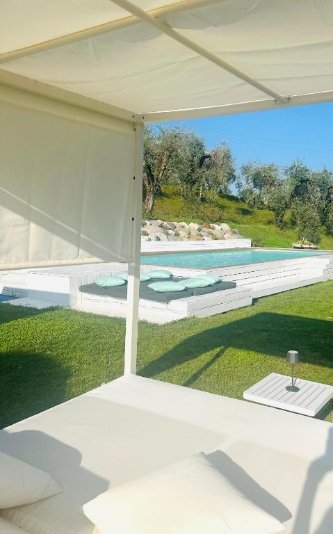 Bazén v ubytování Holiday Home Sovenigo nebo v jeho okolí