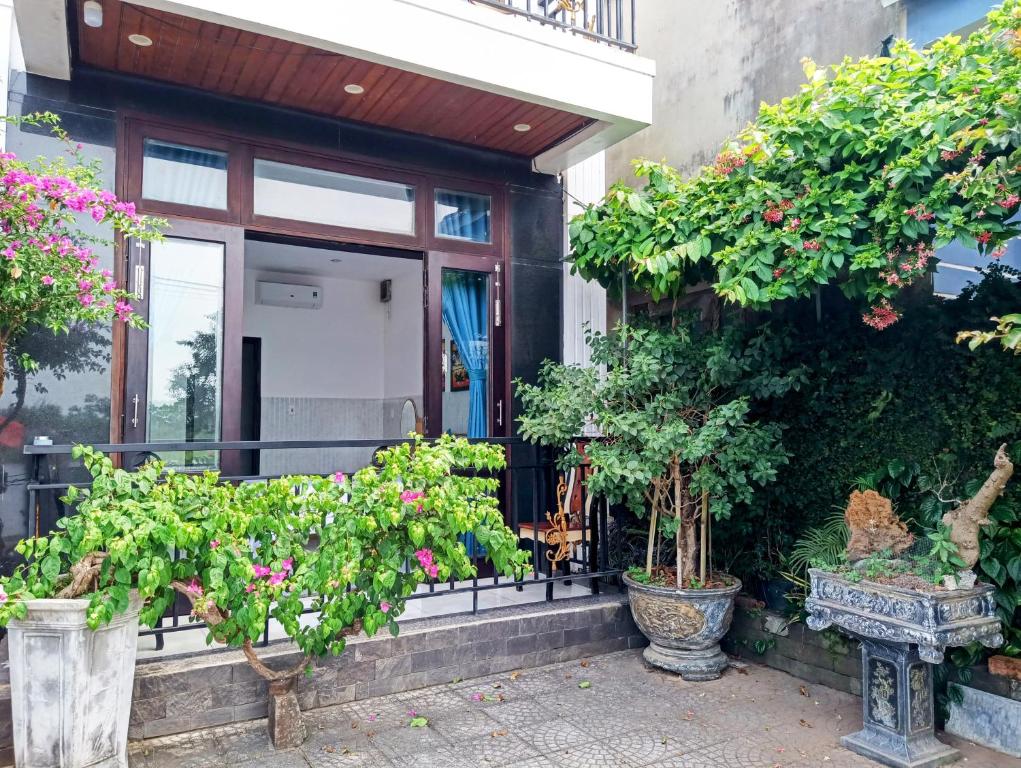 Zahrada ubytování Gió Chiều Homestay - Riverside & Swimming pool