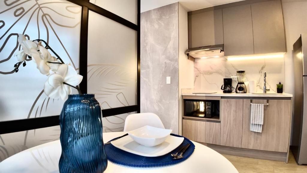 Nhà bếp/bếp nhỏ tại Modern Studio close by La Carolina Metro station