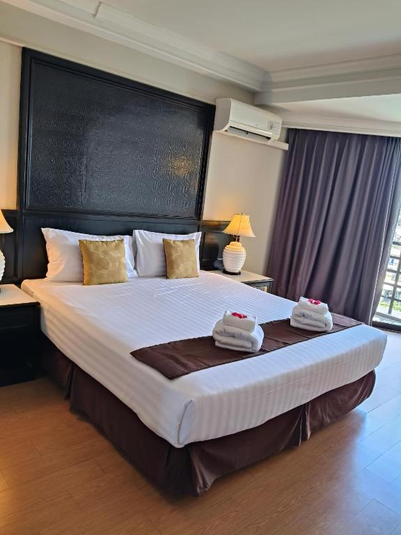 
Deluxe Double or Twin Room
