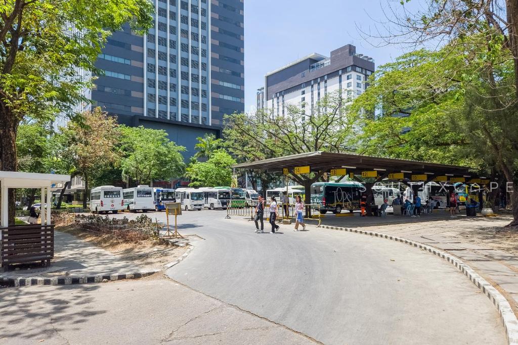 Hosté ubytování Furnished Studio Rental in Prime Cebu IT Park with Gym, Pool, Fast WiFi and Netflix
