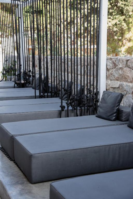 Loizos Stylish Residences - 8