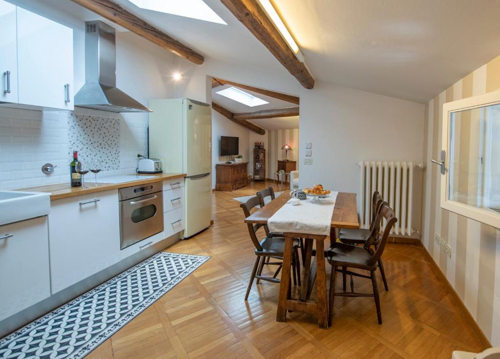 Romantic and Charming Apartments - 6