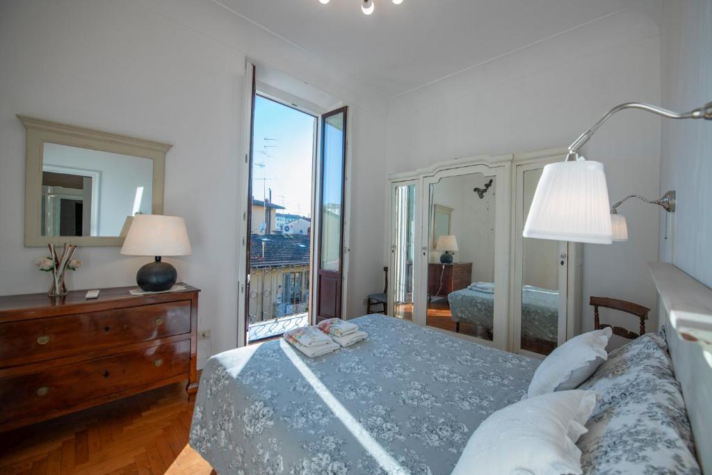 Romantic and Charming Apartments - 18