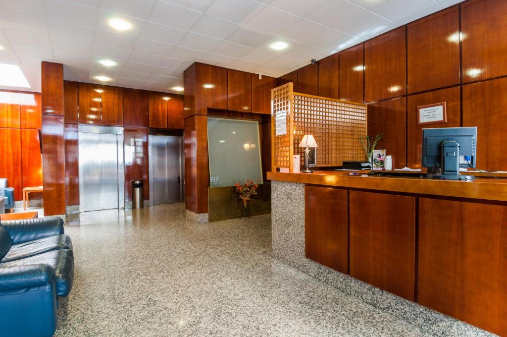 Una cocina o zona de cocina en Hotel Villa De Pinto