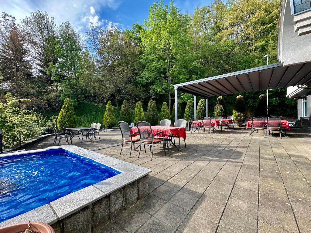 Bazén v ubytování Wellness & Spa - Hotel Oaza nebo v jeho okolí