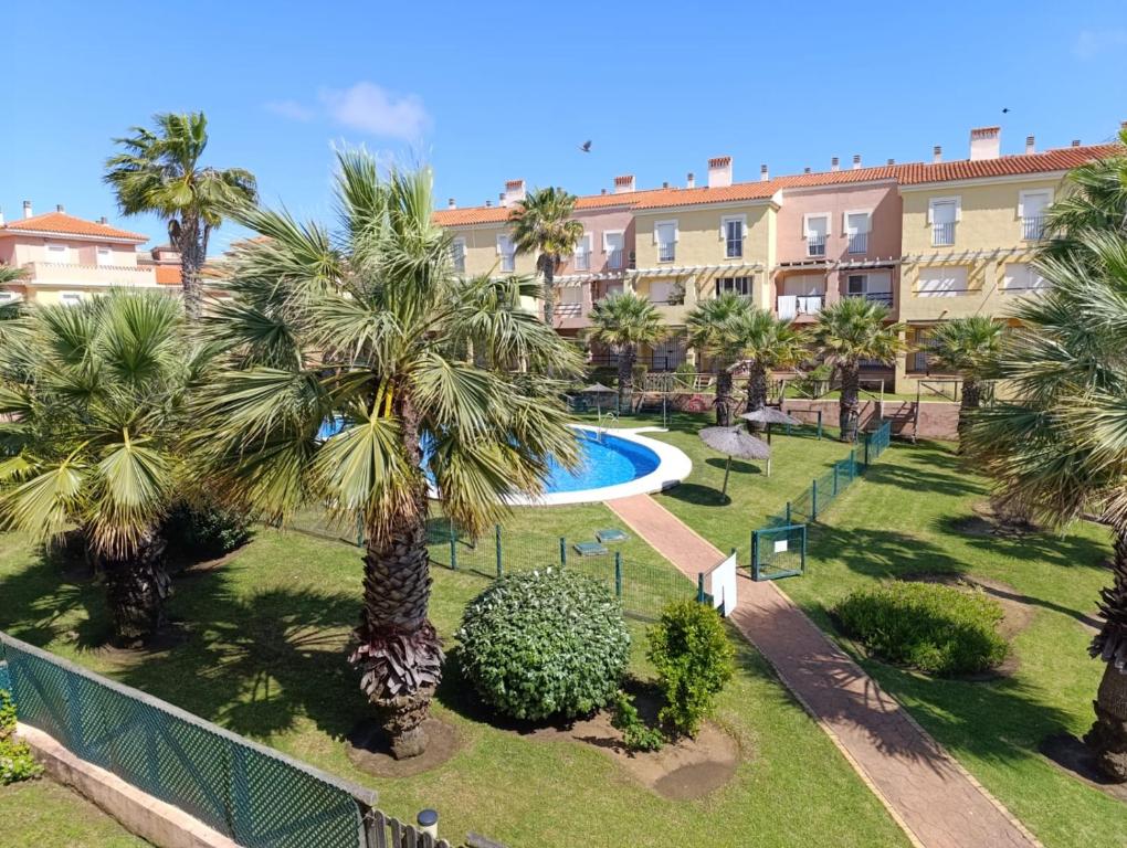 Swimmingpoolen hos eller tæt på Apartamento Islantilla Golf