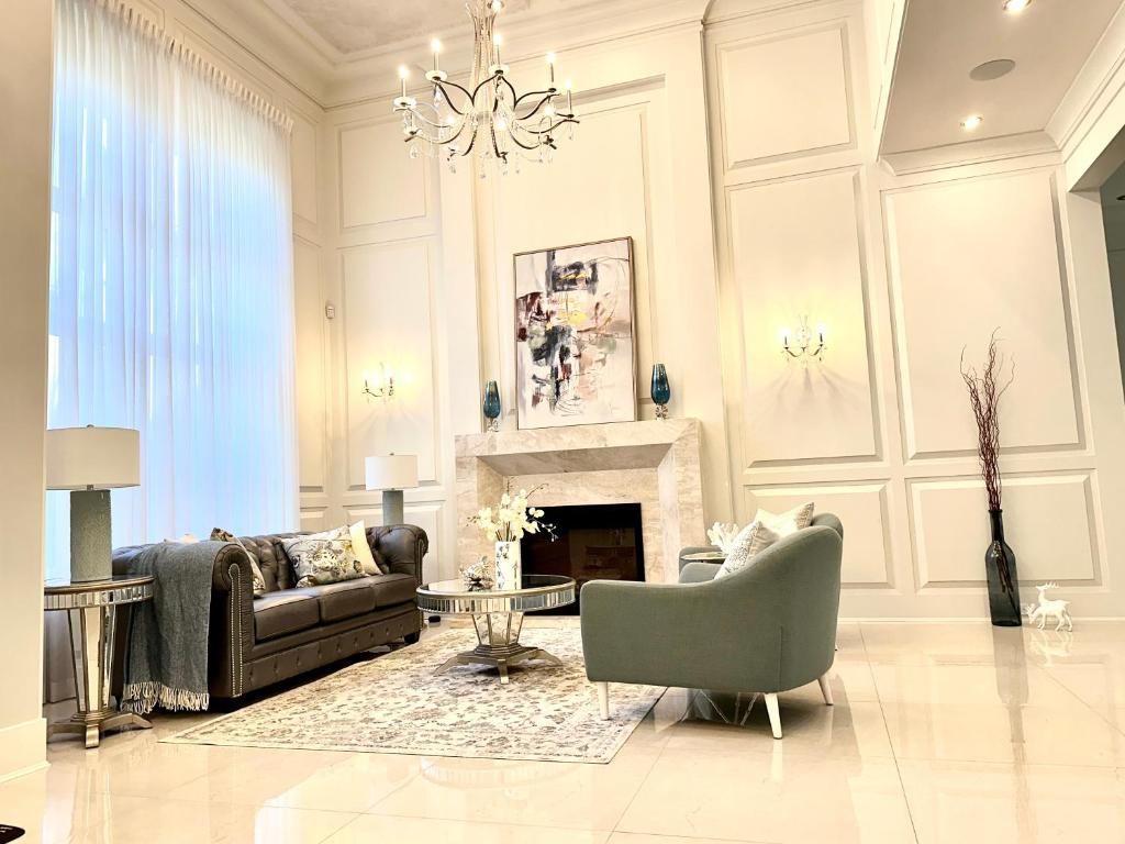 Vancouver Shangrila House photo