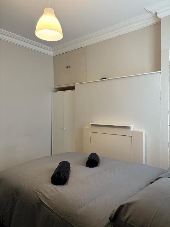 Postel nebo postele na pokoji v ubytování Superb Double Room near Croke Park - 6