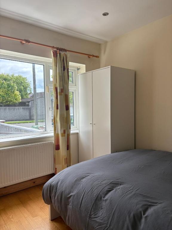 Postel nebo postele na pokoji v ubytování Superb Double Room near Airport - 3