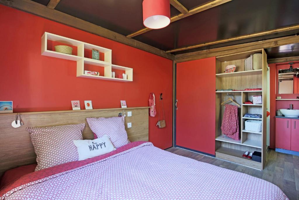 Postel nebo postele na pokoji v ubytování Camping Colombres