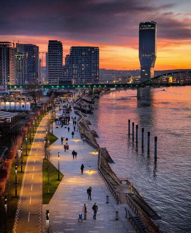 Queen's Park Residence Apartments - Resim 4