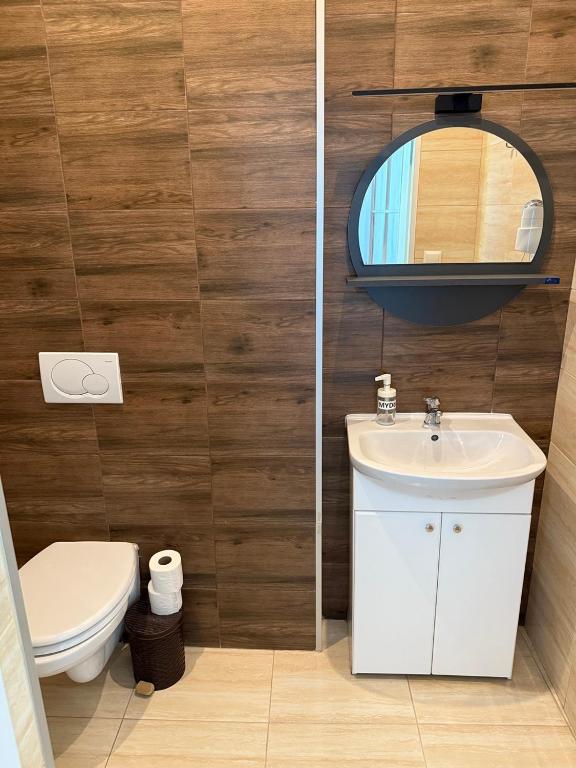 ICE KING Apartament - Small Double Room