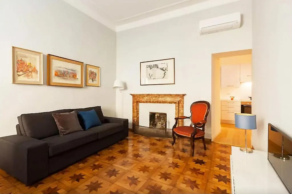 Babuino Flat, Roma, Italia