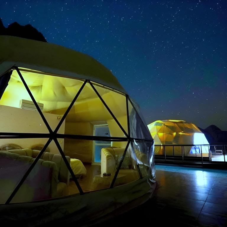 Fotografie z fotogalerie ubytování Bubble vaggie desert camp v destinaci Aqaba