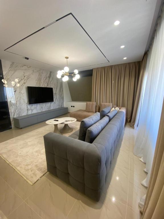 Luxury Land Lake