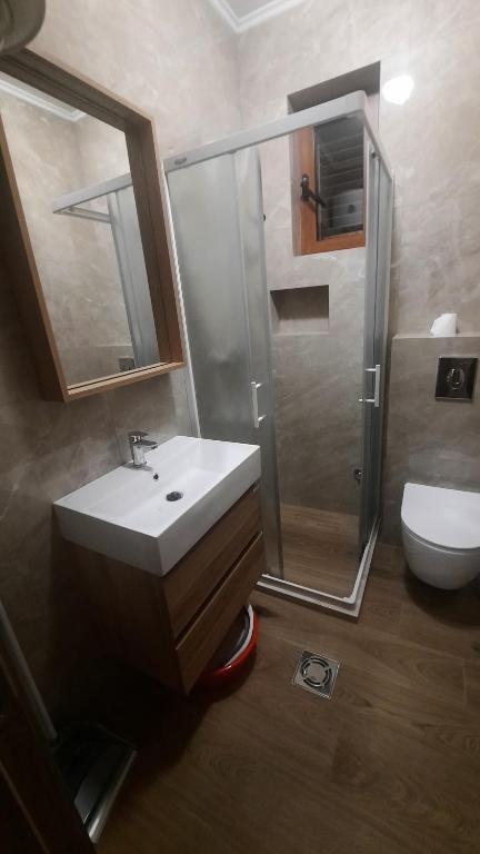 B & M Apartments - 5