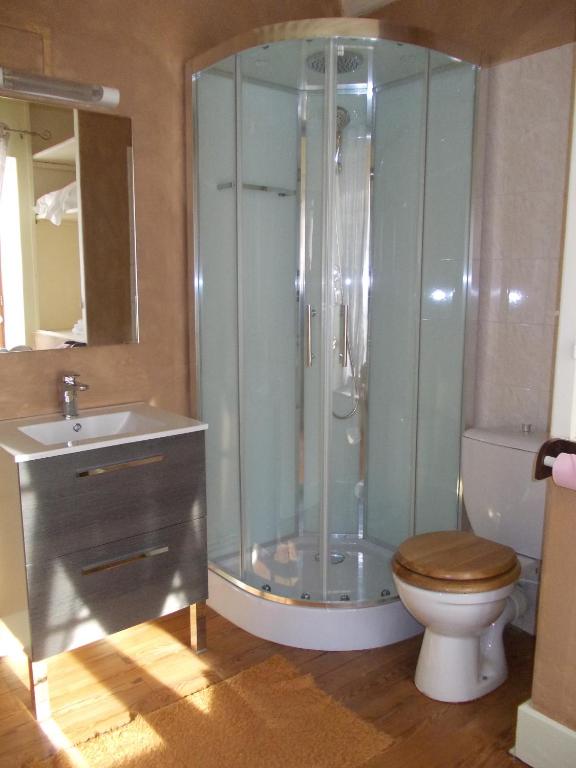 Koupelna v ubytování Auberge du Morvan