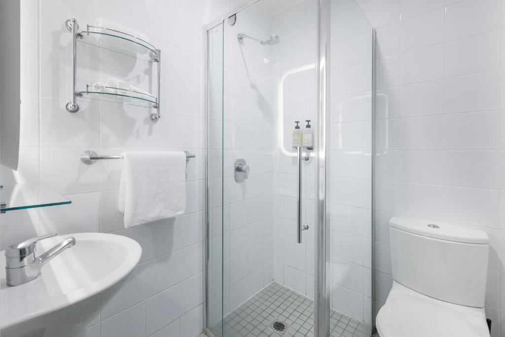 Koupelna v ubytování Vulcan Hotel Sydney