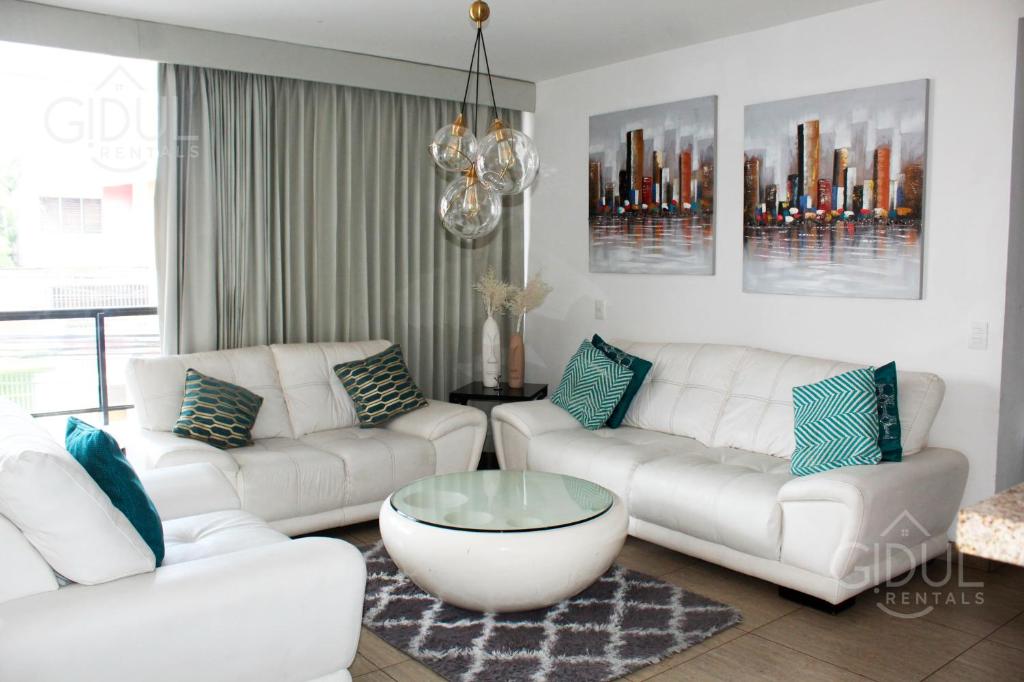 Χώρος καθιστικού στο The Luxury Apartment