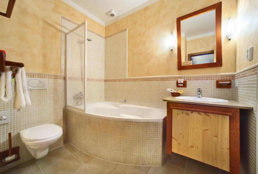 Castle View Apartments - 6