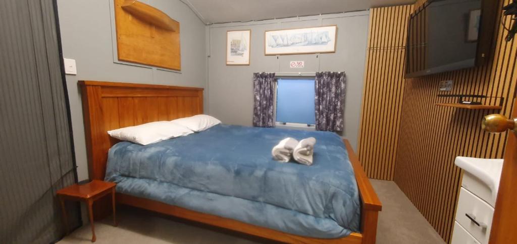 On the water boat House - Resim 15