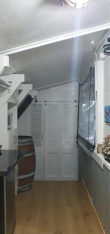 On the water boat House - Resim 19