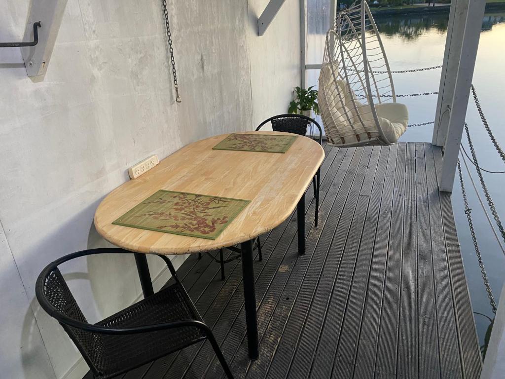 On the water boat House - Resim 22