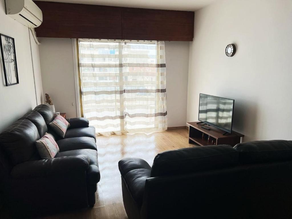 2 Bedrooms larnaca Finikoudes
