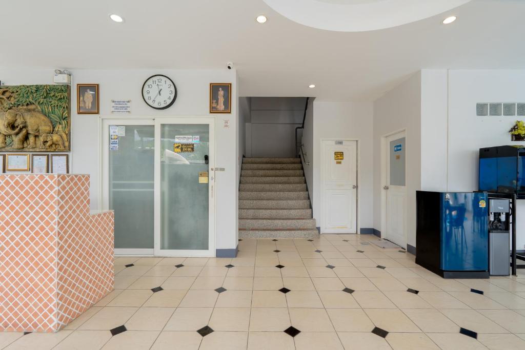 Square One Hotel Patong - Resim 14