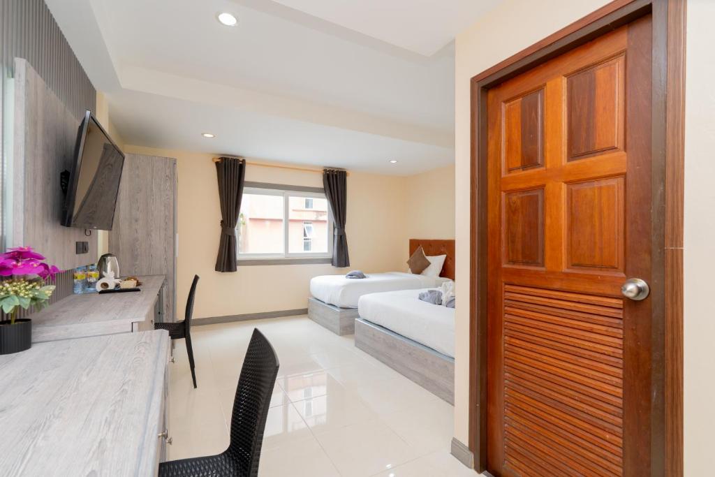 Square One Hotel Patong - Resim 45