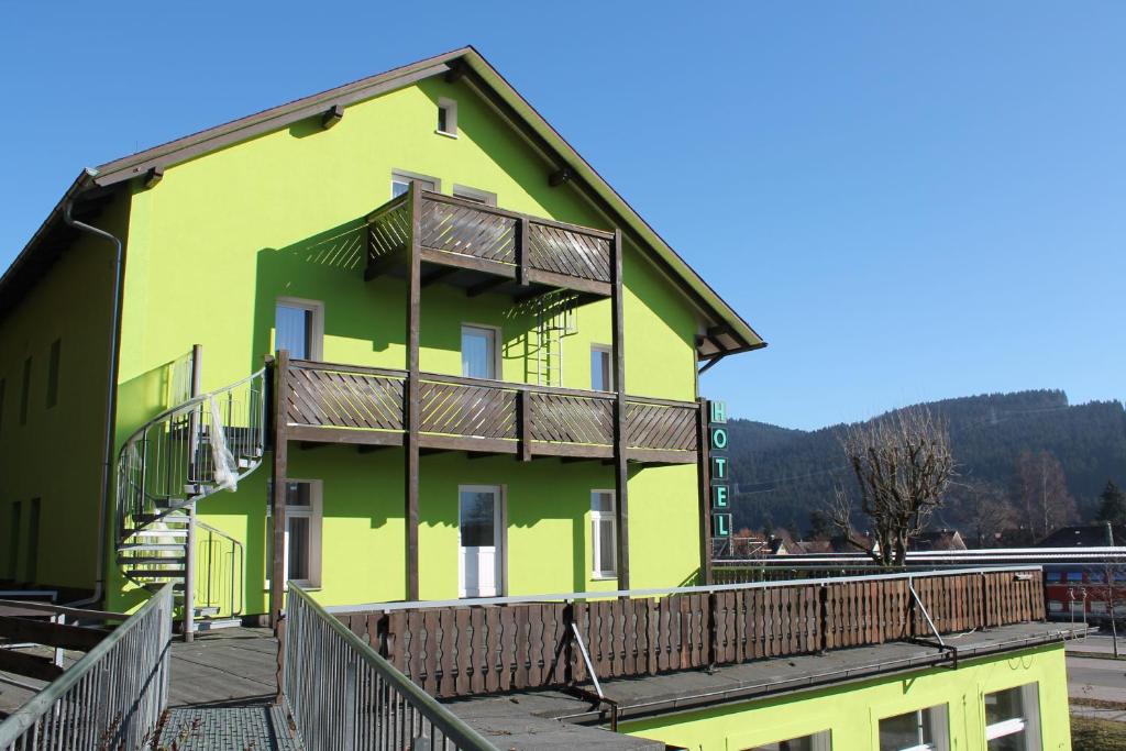 Budova, kde se hotel nachází