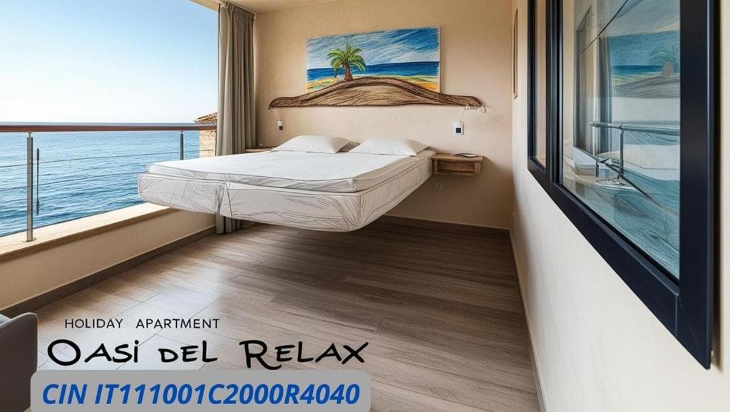 ein Schlafzimmer mit Bett und Blick auf das Meer in der Unterkunft Oasi del Relax - Seaside Peaceful Panoramic Terrace in ITALY - new Sardinia apartment 50 mt beach&sea full comfort air conditioning-WiFi-Parking-Privacy in Torre Dei Corsari