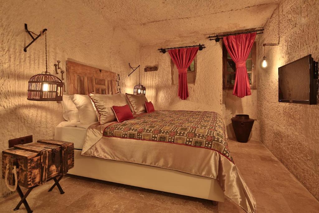 The Owl Cave Hotel - 18