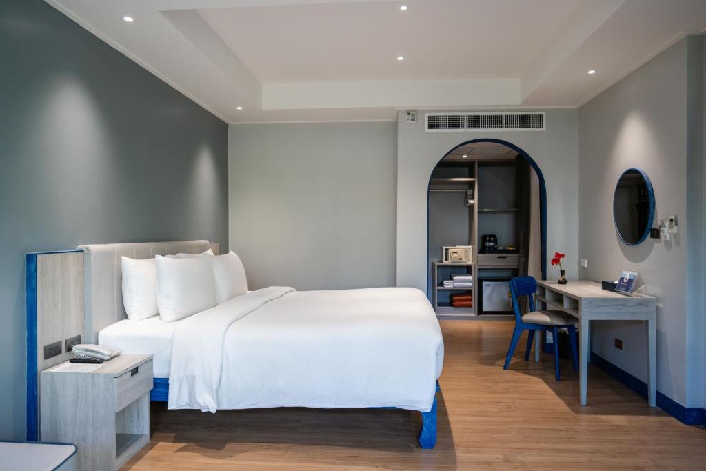 Postel nebo postele na pokoji v ubytování Phuket Island View Resort - SHA Extra Plus