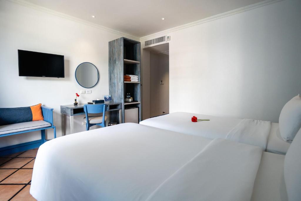 Postel nebo postele na pokoji v ubytování Phuket Island View Resort - SHA Extra Plus