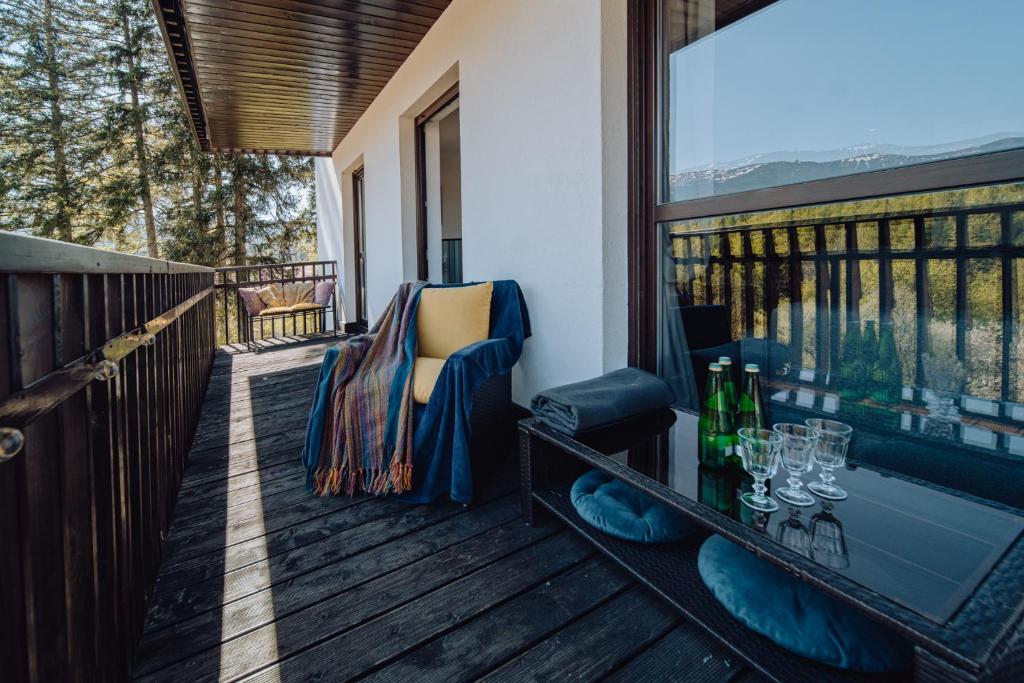 Balkón alebo terasa v ubytovaní Panorama Gór - Centrum Miasta, Apartament z widokiem na Szrenicę