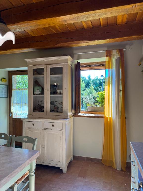 Kuchnia lub aneks kuchenny w obiekcie Agriturismo La Valle Dimenticata