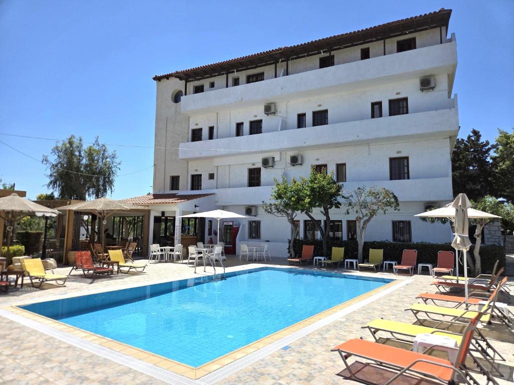 Bazén v ubytování Arhodiko Hotel nebo v jeho okolí