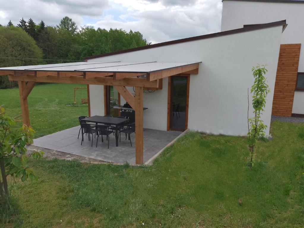 Zahrada ubytování Útulný apartmán Vážka u Pastvinské přehrady v Orlických horách