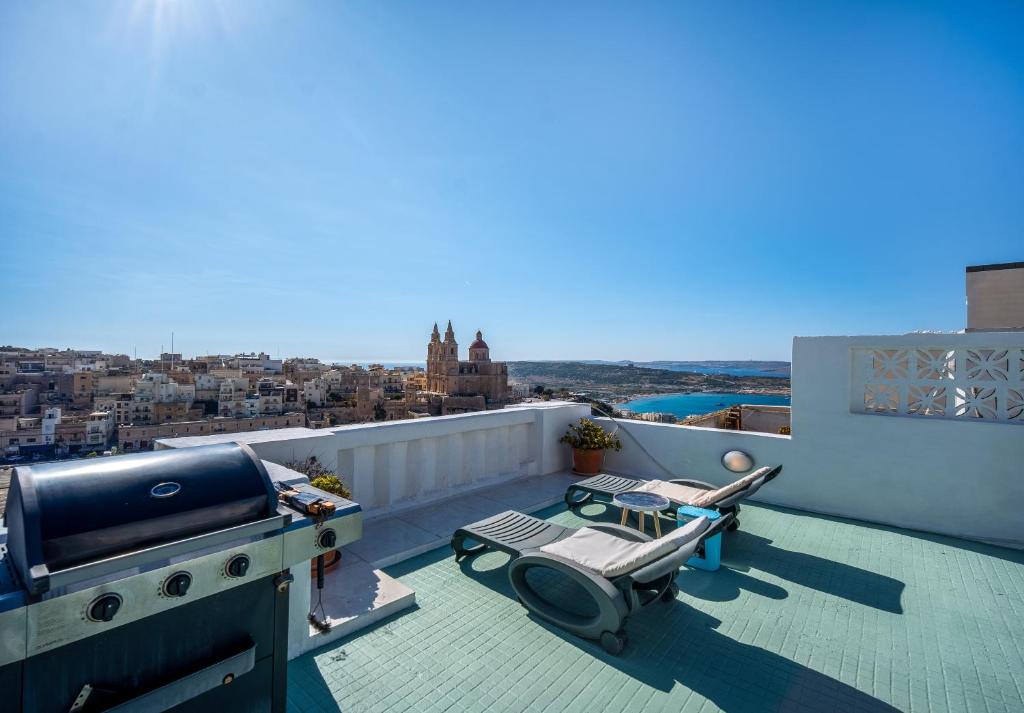 Balkón nebo terasa v ubytování Seaview Rooftop, 3 bed, 2 bath