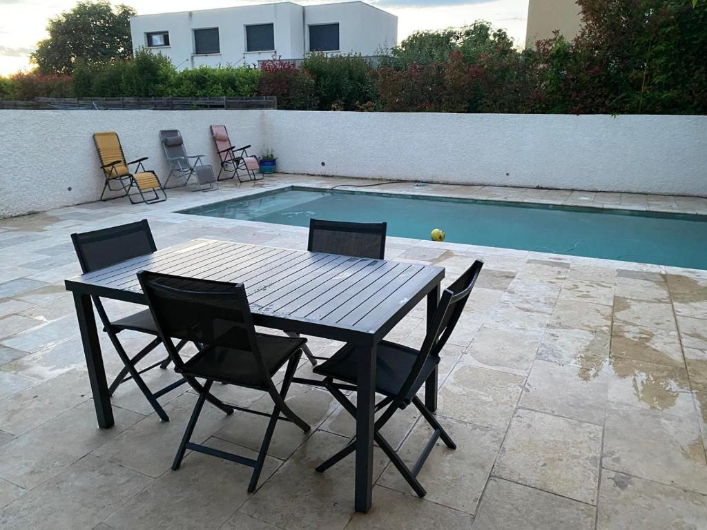 Immense villa avec piscine