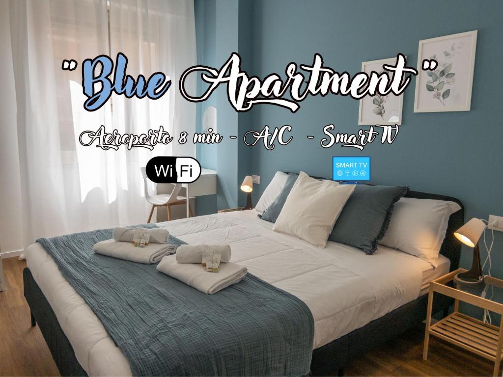 Postel nebo postele na pokoji v ubytování Blue Apartment - Airport 8 min - AC - Smart TV