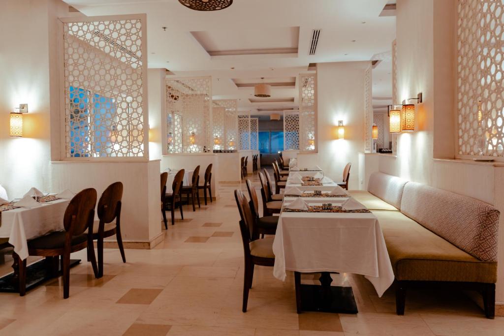 A restaurant or other place to eat at Royal Star Beach Resort