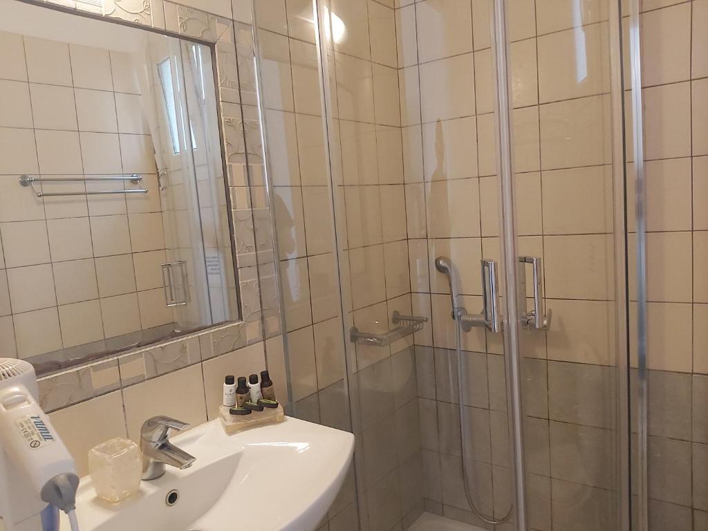 Livanios Studios - 9