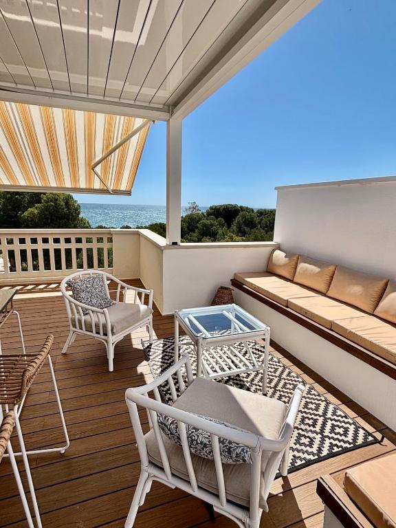 Beachfront, pool, air conditioning, 3 bedrooms, sea view