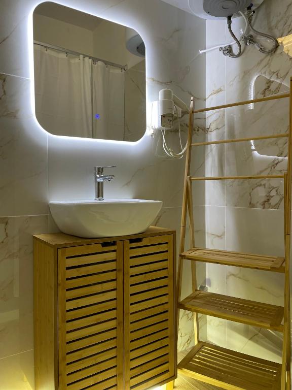A bathroom at Kontos Mansion