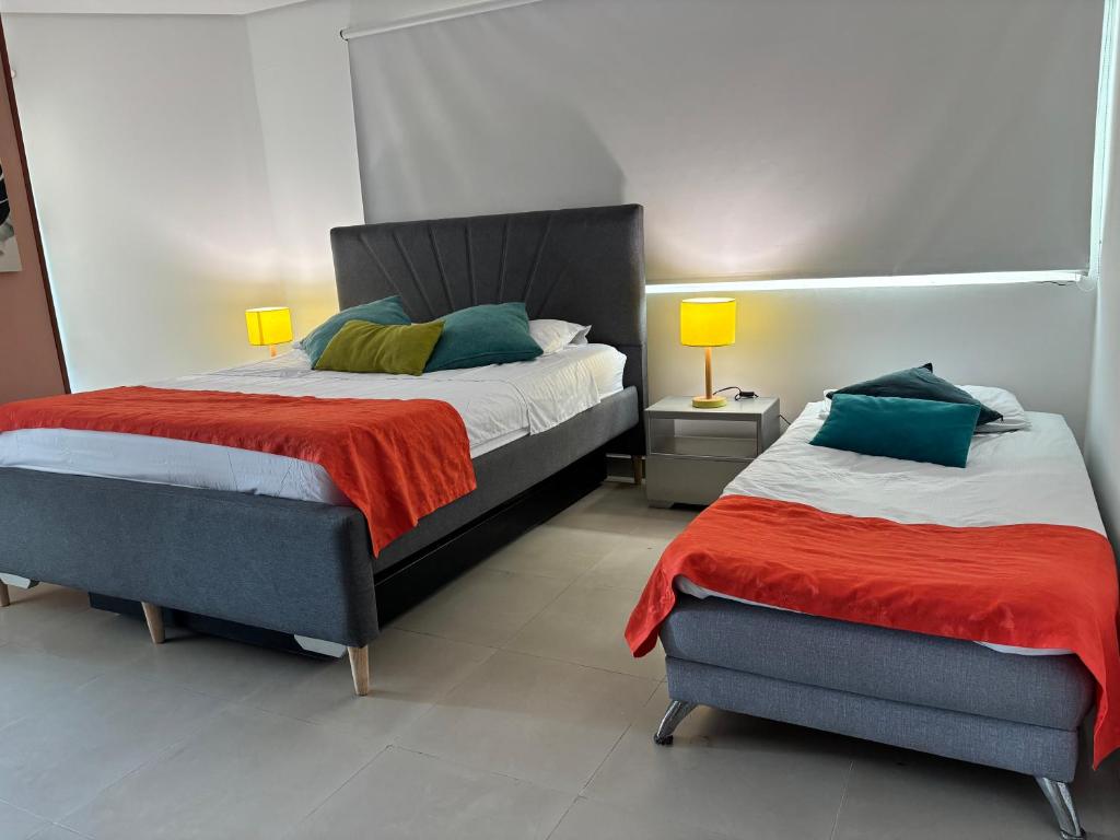 Un pat sau paturi într-o cameră la Apartamento 804A Cartagena El Laguito Bocagrande a 1 cuadra de la playa hermosa vista